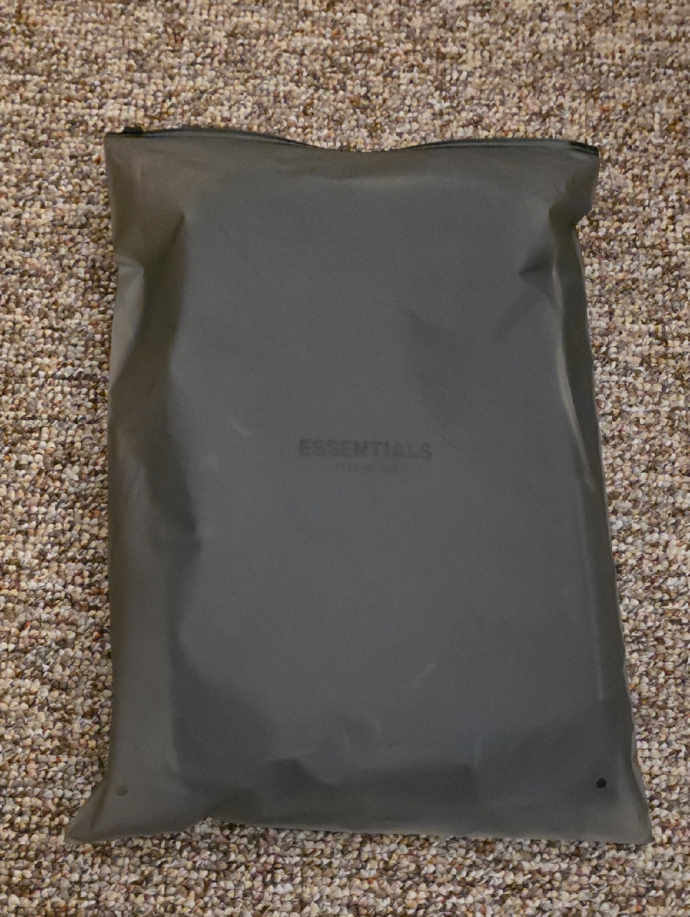 NIB Essentials Fear Of God Black Uncuffed Joggers Mens Size Small
